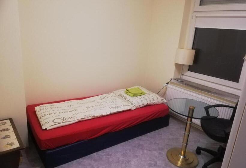 חדר סטנדרד יחיד חדר אמבטיה משותף, Lucky Hostel