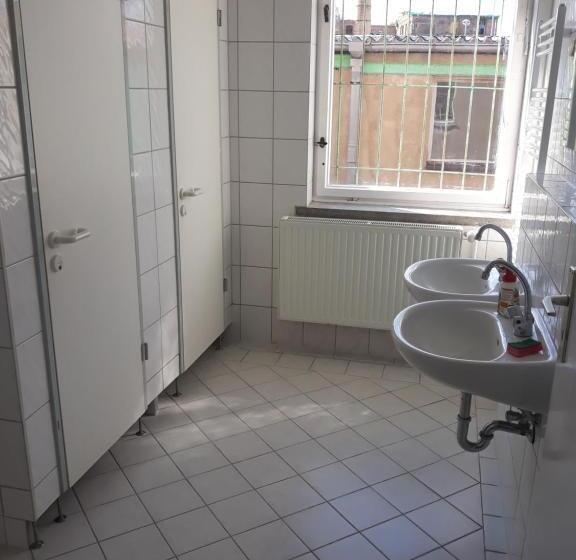 חדר סטנדרט חדר אמבטיה משותף, Lucky Hostel