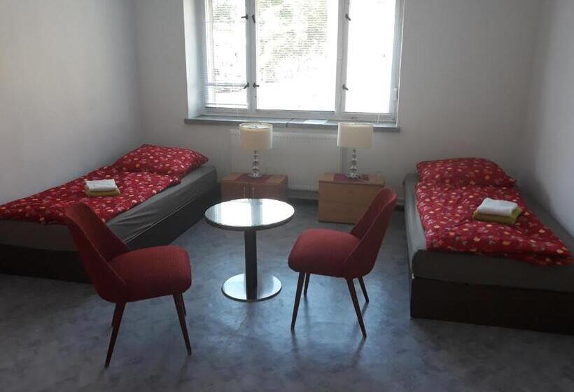 חדר סטנדרט חדר אמבטיה משותף, Lucky Hostel