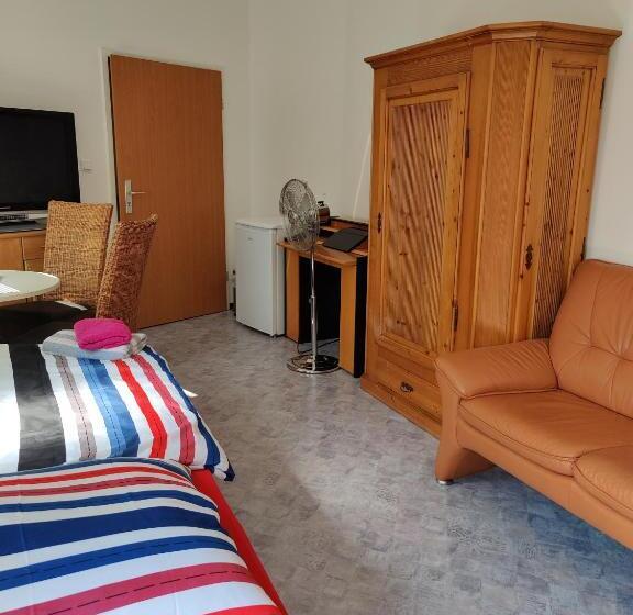 חדר סטנדרט חדר אמבטיה משותף, Lucky Hostel