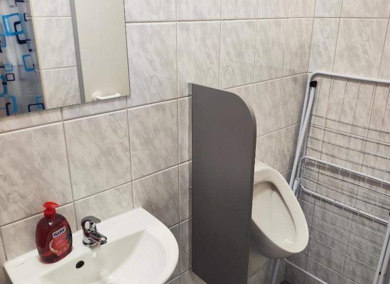 חדר קומפורט לשלושה, Lucky Hostel