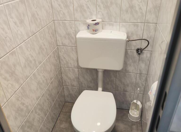 חדר קומפורט לשלושה, Lucky Hostel