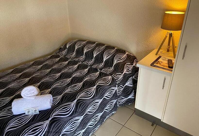 Номер Economy, Rix Hotel Motel