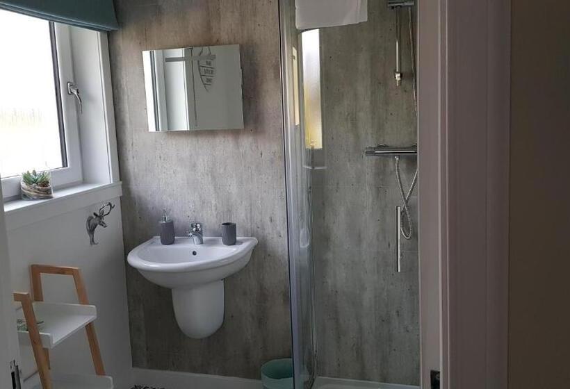 Номер Basic, Airanloch, Loch Ness, Adult Only