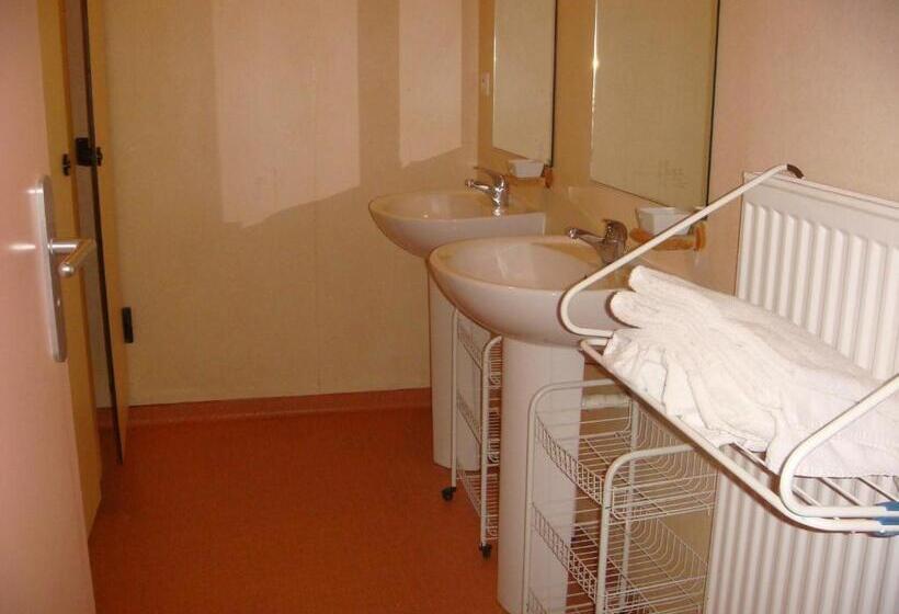 Семейный Номер, Gite De Pontgibaud