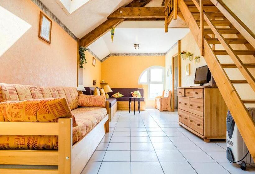 Четырехместный Номер Стандарт, Gite De Pontgibaud