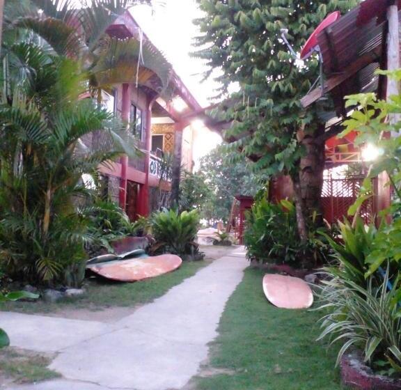 اتاق استاندارد با بالکن, Nine Clouds Homestyle Accommodation