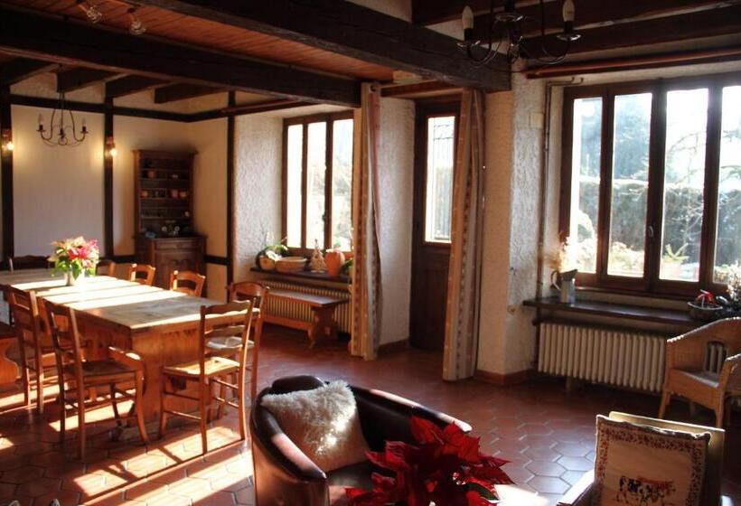 غرفة قياسية, Maison De Marie