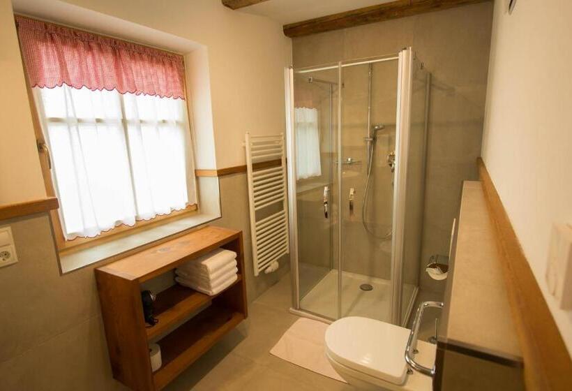 דירת חדר, Mutznhof