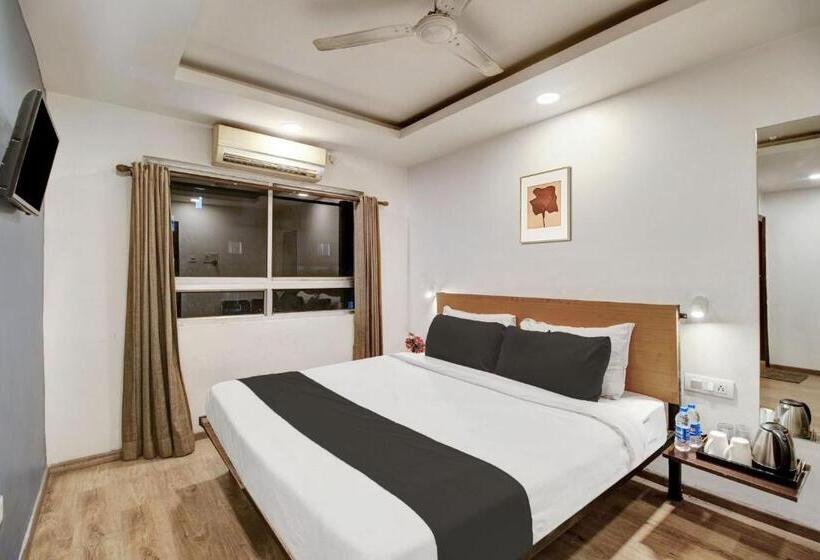 スタンダードルーム, Super Townhouse Hatigaon Near Medicity