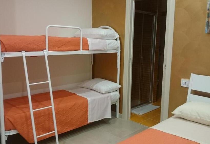 غرفة قياسية رباعية مطلة على الحديقة, La Dimora Di Vituccio B&b