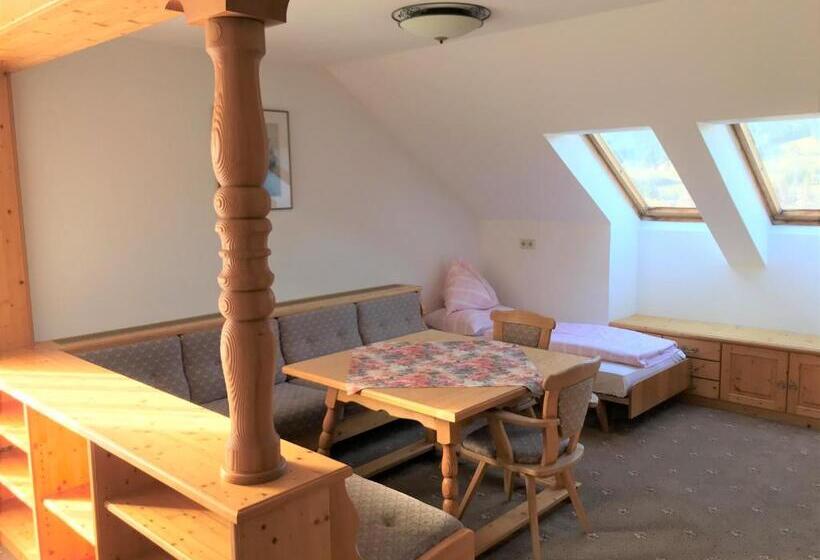 可观山景的小型套房, Bruckerhof