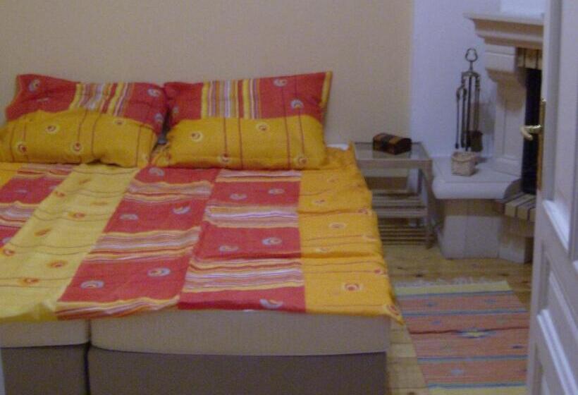 Standardrum, Csapd Le Csacsi Vendégház