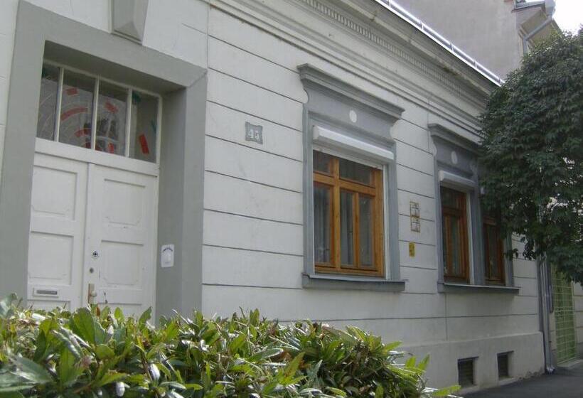 Standardrum, Csapd Le Csacsi Vendégház