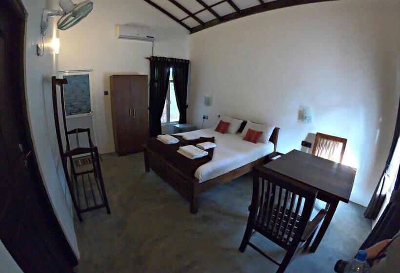 اتاق لوکس, Luna Beach