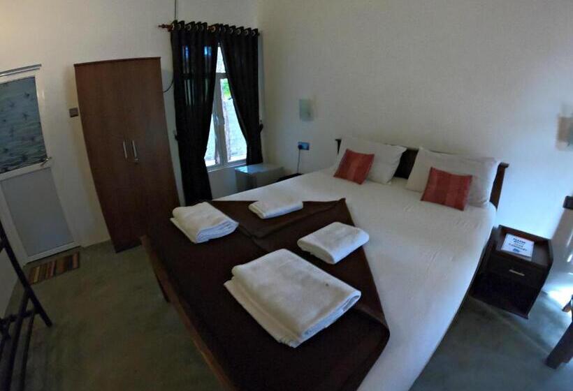 اتاق لوکس, Luna Beach