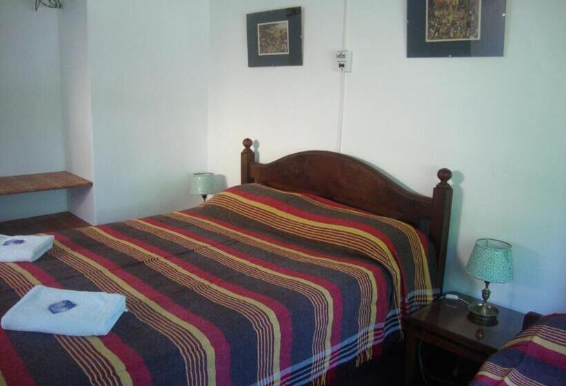 חדר סטנדרט לשלושה, Hospedaje Acacia