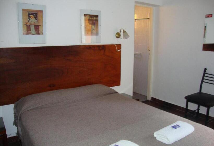 חדר קומפורט לשלושה, Hospedaje Acacia