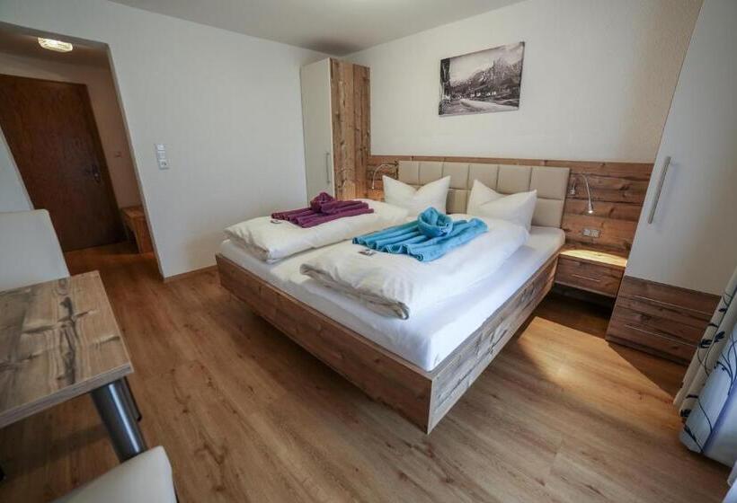 Fyrbädds Standardrum, Pension Garni Hochmoos