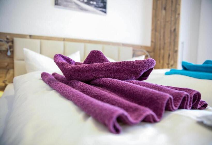 Fyrbädds Standardrum, Pension Garni Hochmoos