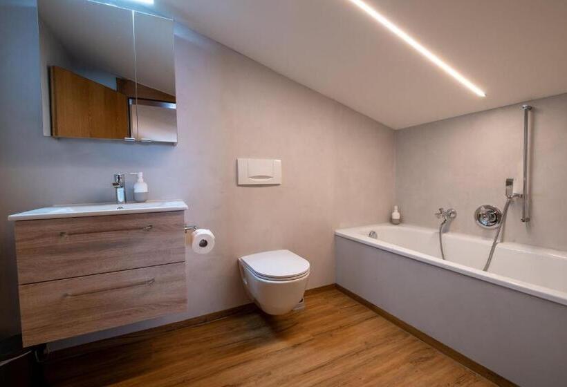 Ekonomiskt Rum, Pension Garni Hochmoos