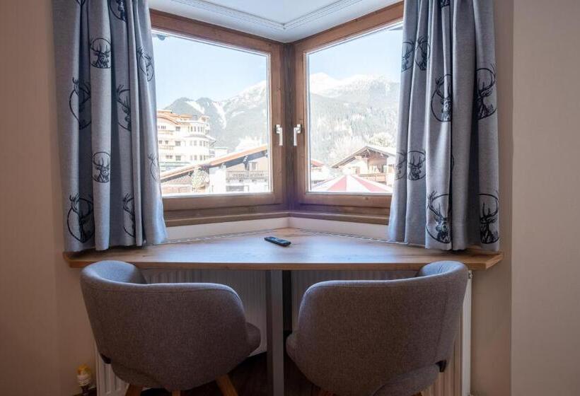 Fyrbädds Superiorrum, Pension Garni Hochmoos