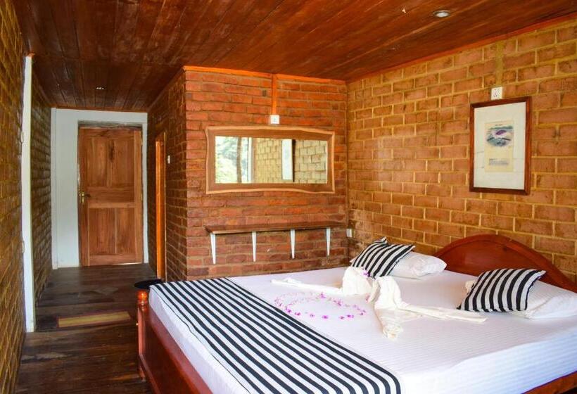 Deluxe room with river view, Rafters Retreat