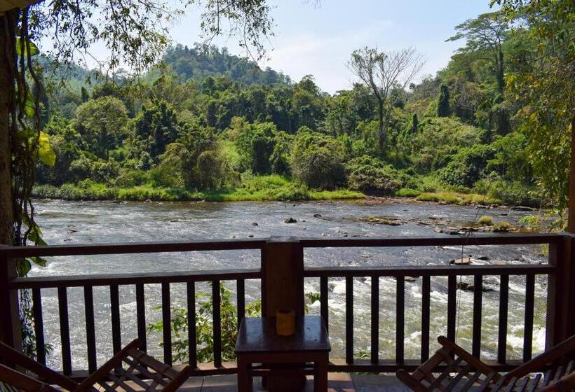 Deluxe room with river view, Rafters Retreat