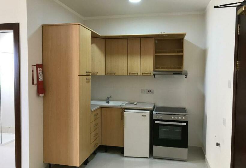 استودیوی استاندارد, The Triton