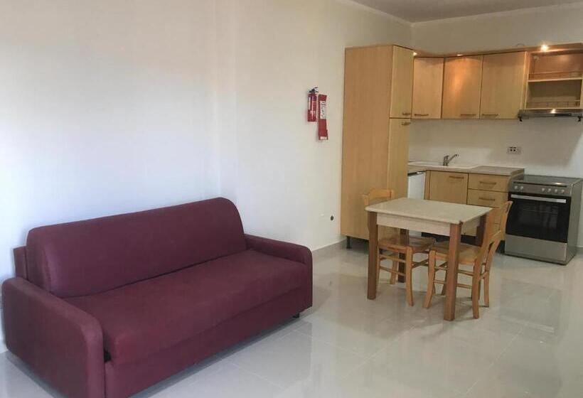 استودیوی استاندارد, The Triton