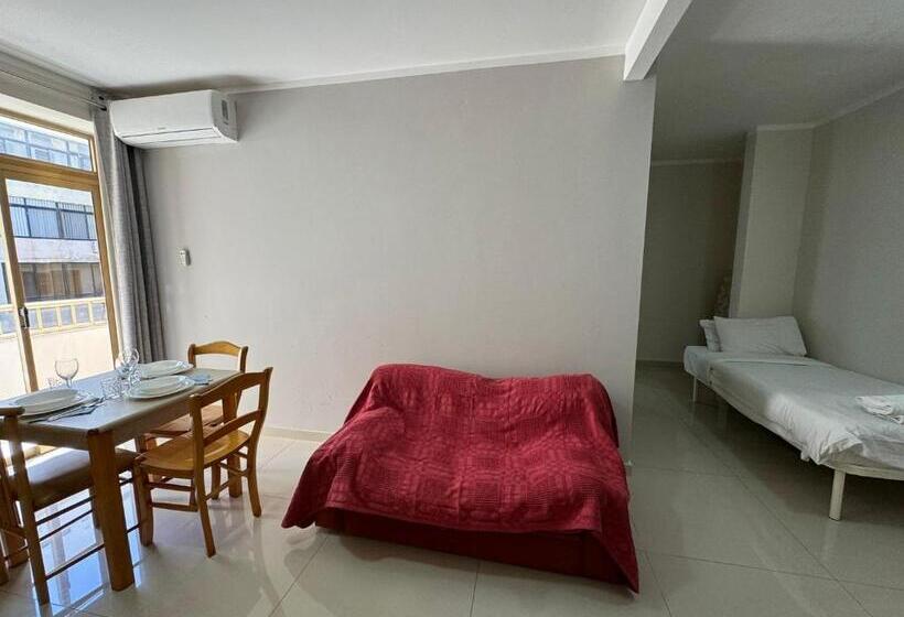 آپارتمان 1 خوابه, The Triton