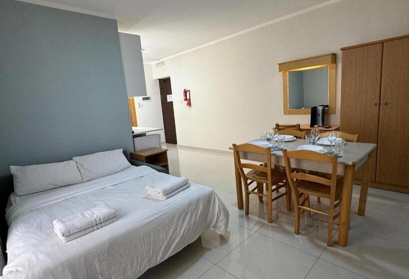 آپارتمان 1 خوابه با بالکن, The Triton