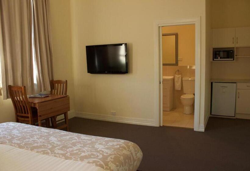 סוויטה דלוקס, Balcony On Sixth Lodge