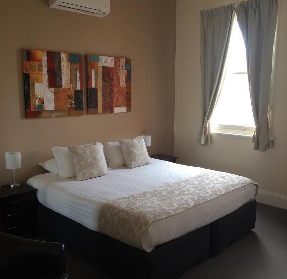 סוויטה דלוקס, Balcony On Sixth Lodge