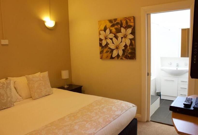 סוויטה אקזקיוטיב, Balcony On Sixth Lodge