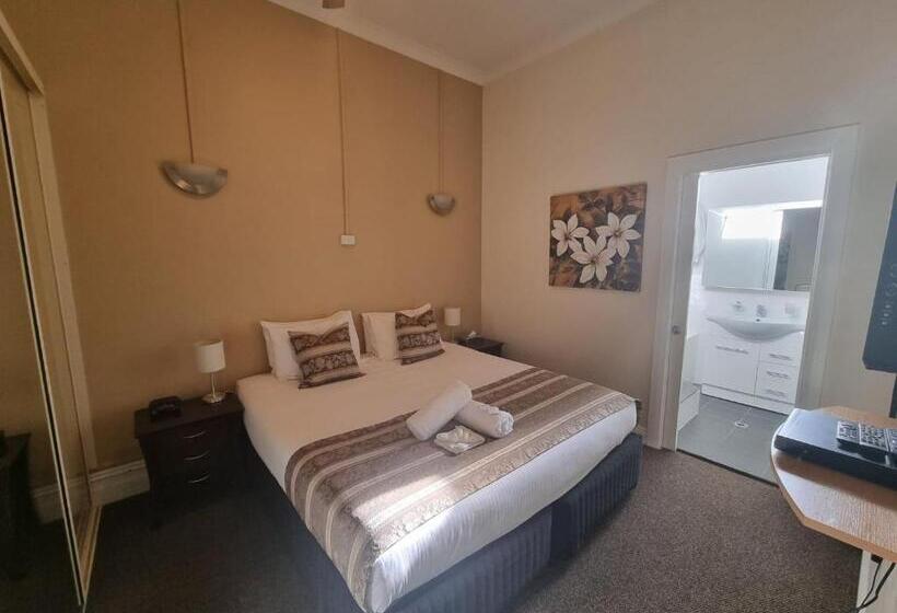 סוויטה אקזקיוטיב, Balcony On Sixth Lodge