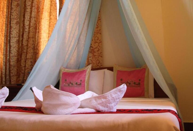 חדר סטנדרט לשלושה, Golden Noura Villa Pub & Restaurant