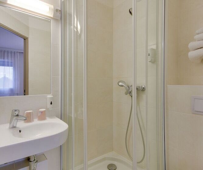 标准单人间, Brit Hotel Lille Centre