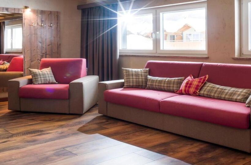 Полулюкс, Das Rotspitz Adults   Only