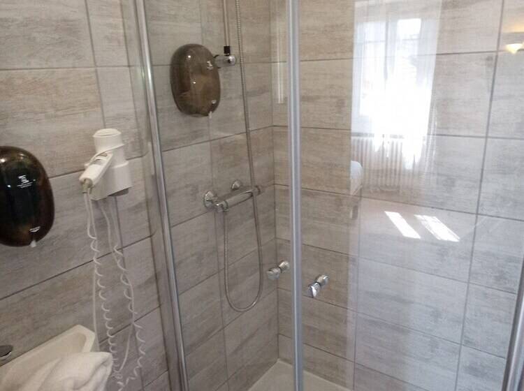 스탠다드 룸, Astoria