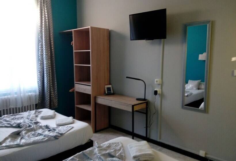 Quarto Quádruplo Estandar, Astoria