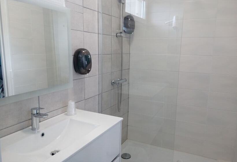 Quarto Quádruplo Estandar, Astoria