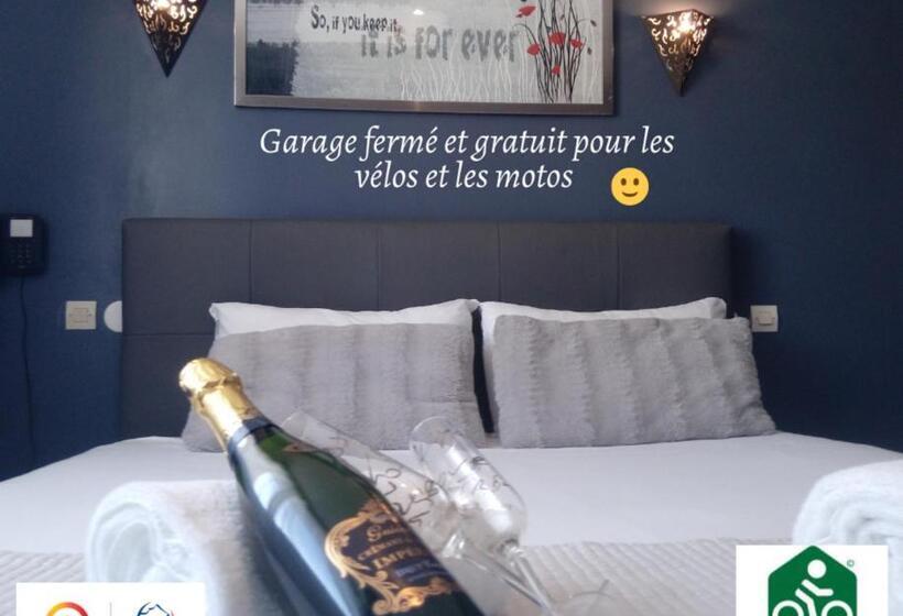 컴포트 룸, Astoria