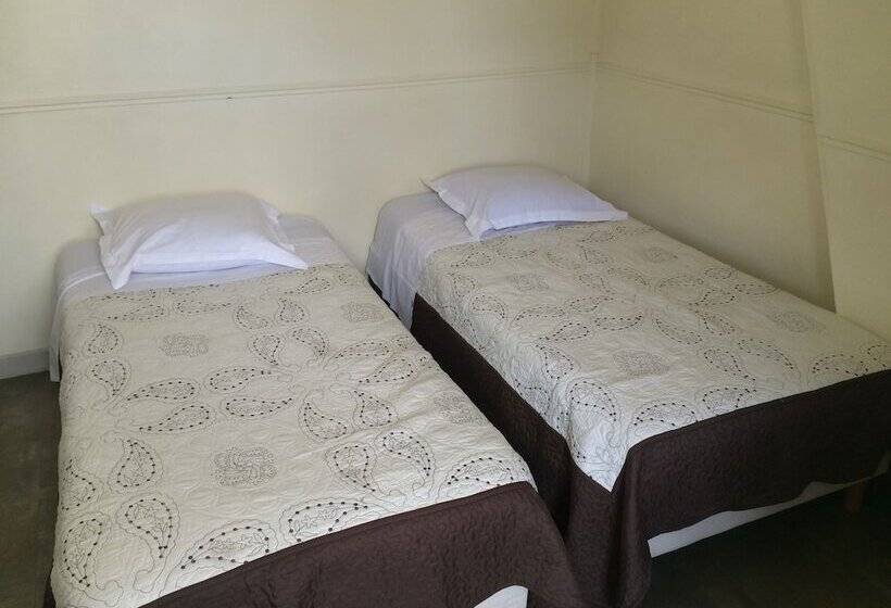 اتاق استاندارد, Au Royal Mad