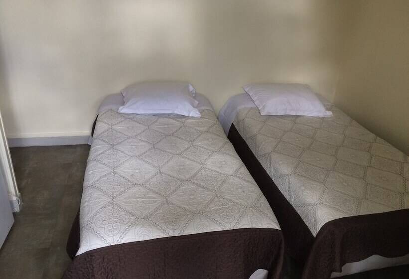 اتاق استاندارد, Au Royal Mad