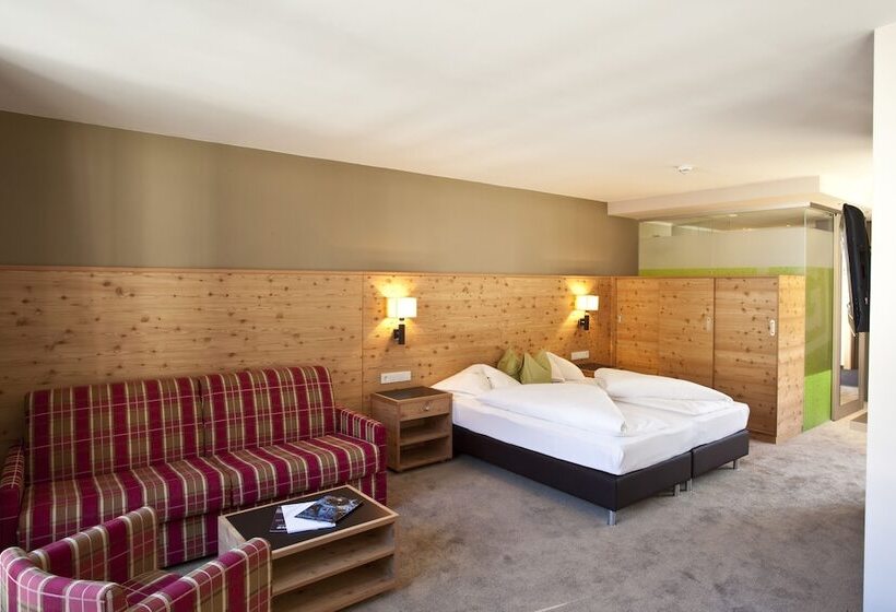 ファミリールーム, Bäckelar Wirt Superior