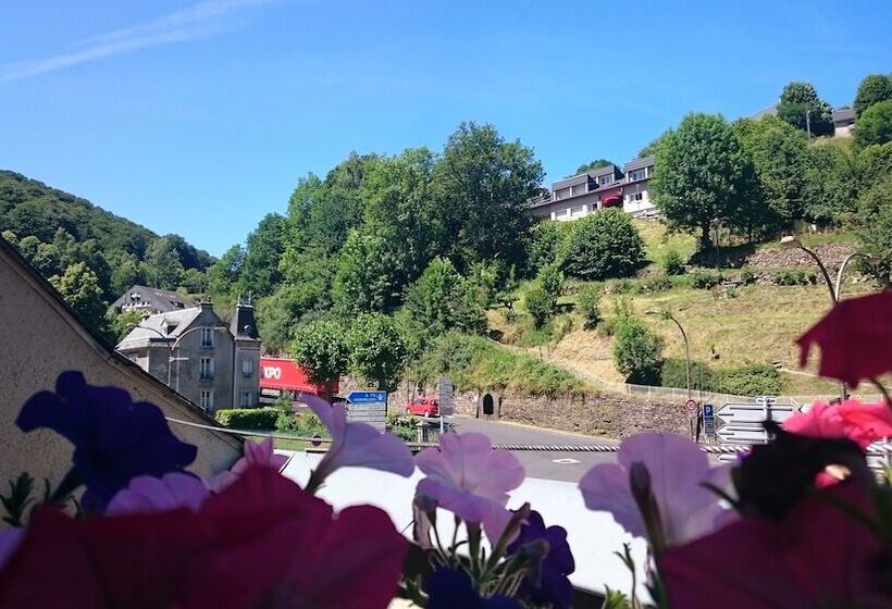 غرفة قياسية مزوَّدة بتراس, Brit Hotel Du Ban