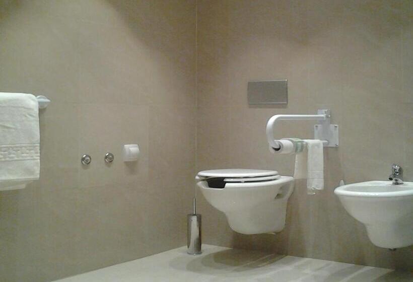 エコノミールーム, Catania International Airport