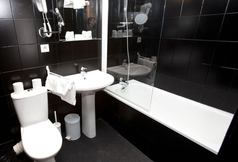 اتاق استاندارد سه نفره, Cecyl Reims Centre