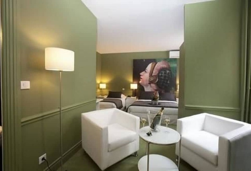 اتاق استاندارد سه نفره, Cecyl Reims Centre